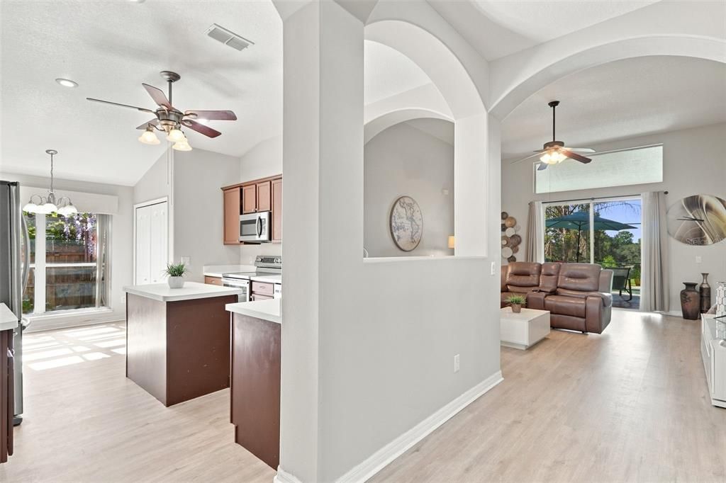 For Sale: $450,000 (4 beds, 2 baths, 1968 Square Feet)