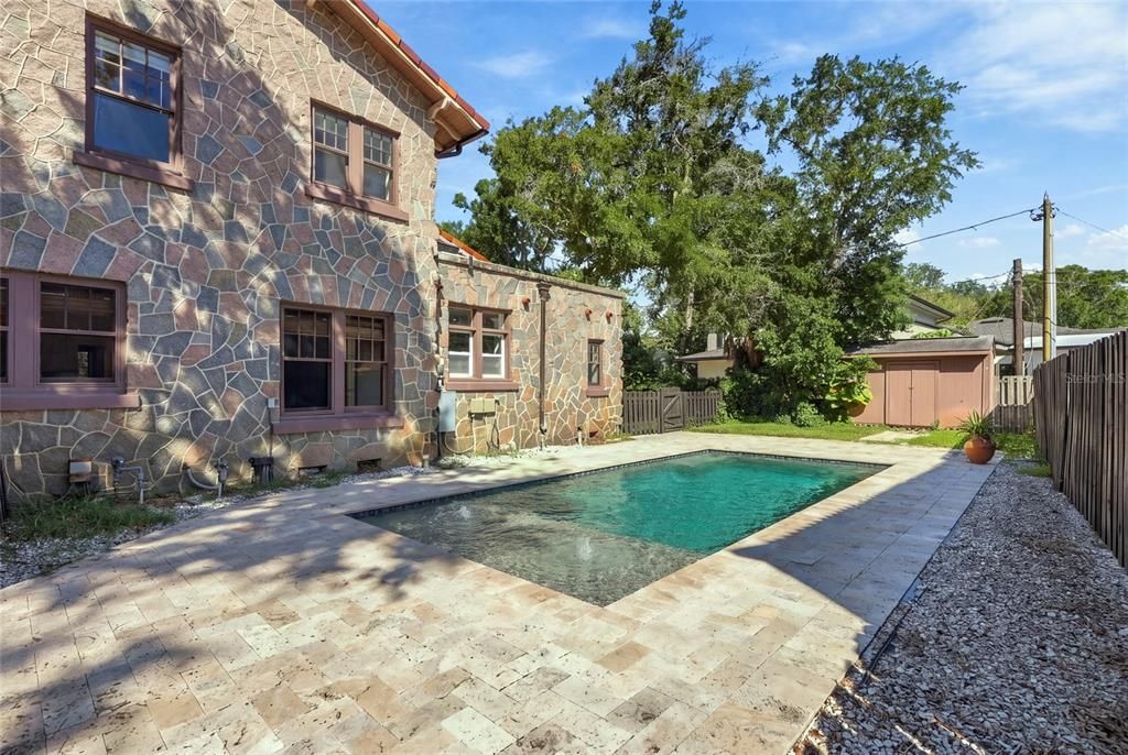 For Sale: $2,100,000 (3 beds, 2 baths, 3591 Square Feet)
