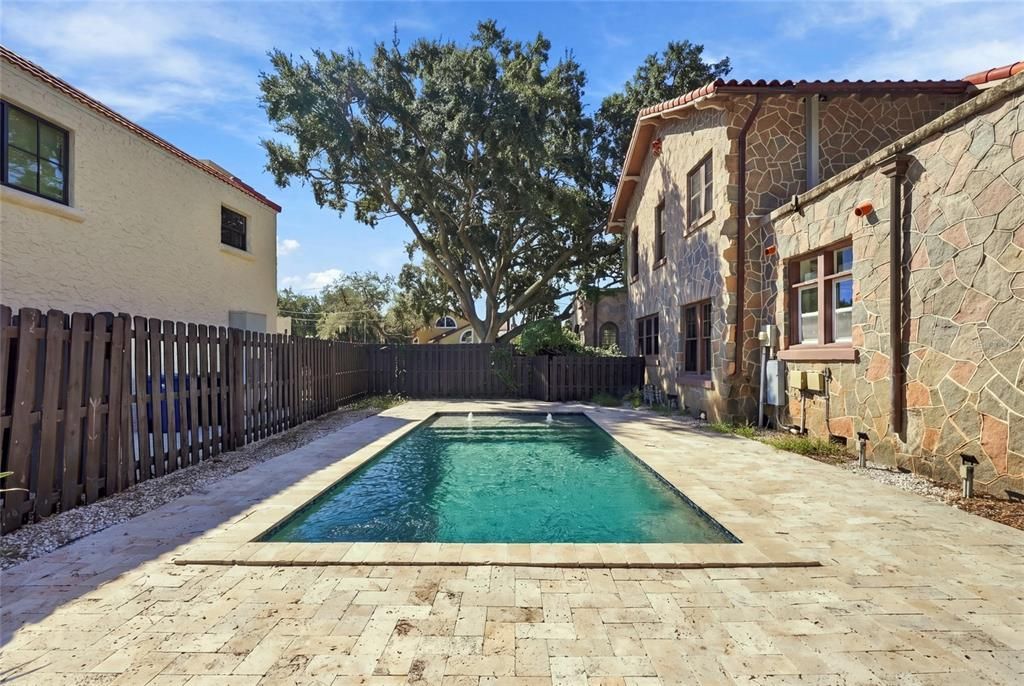 For Sale: $2,100,000 (3 beds, 2 baths, 3591 Square Feet)