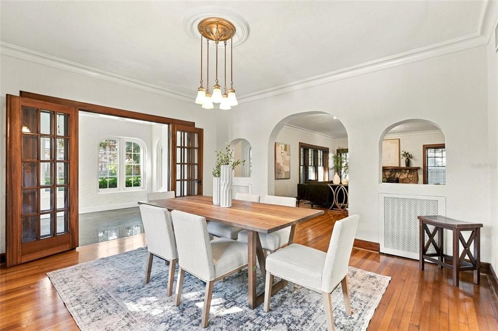 For Sale: $2,100,000 (3 beds, 2 baths, 3591 Square Feet)