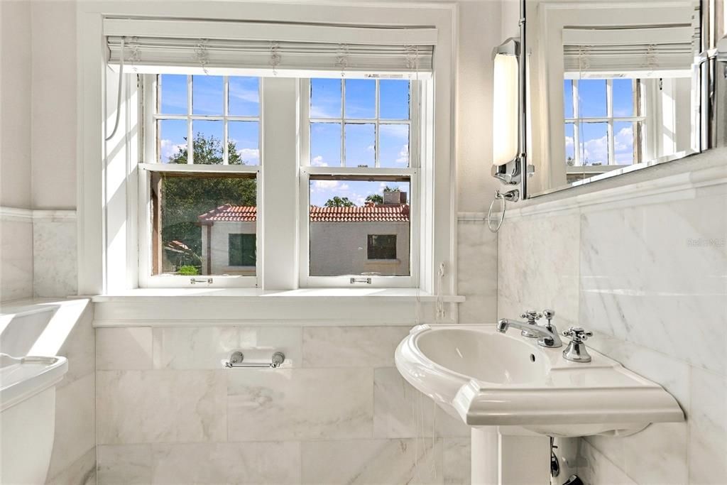 For Sale: $2,100,000 (3 beds, 2 baths, 3591 Square Feet)