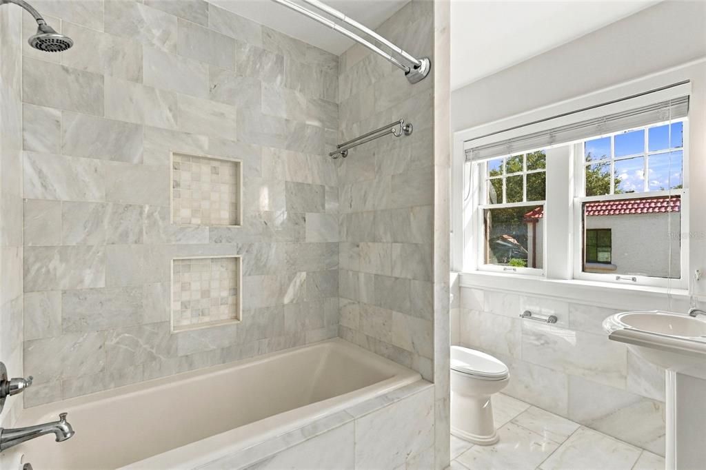 For Sale: $2,100,000 (3 beds, 2 baths, 3591 Square Feet)