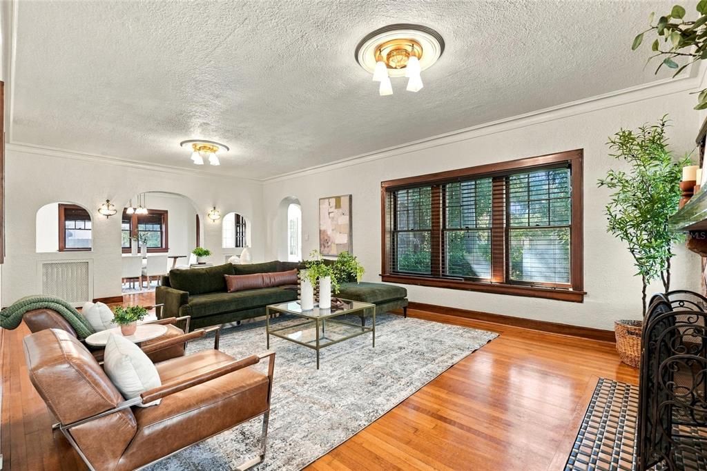 For Sale: $2,100,000 (3 beds, 2 baths, 3591 Square Feet)
