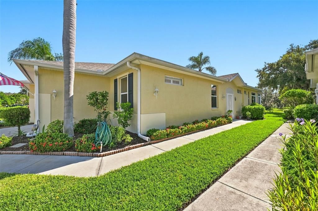 For Sale: $224,900 (2 beds, 2 baths, 1340 Square Feet)
