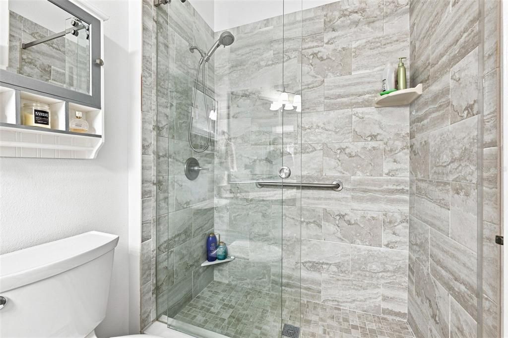 For Sale: $224,900 (2 beds, 2 baths, 1340 Square Feet)