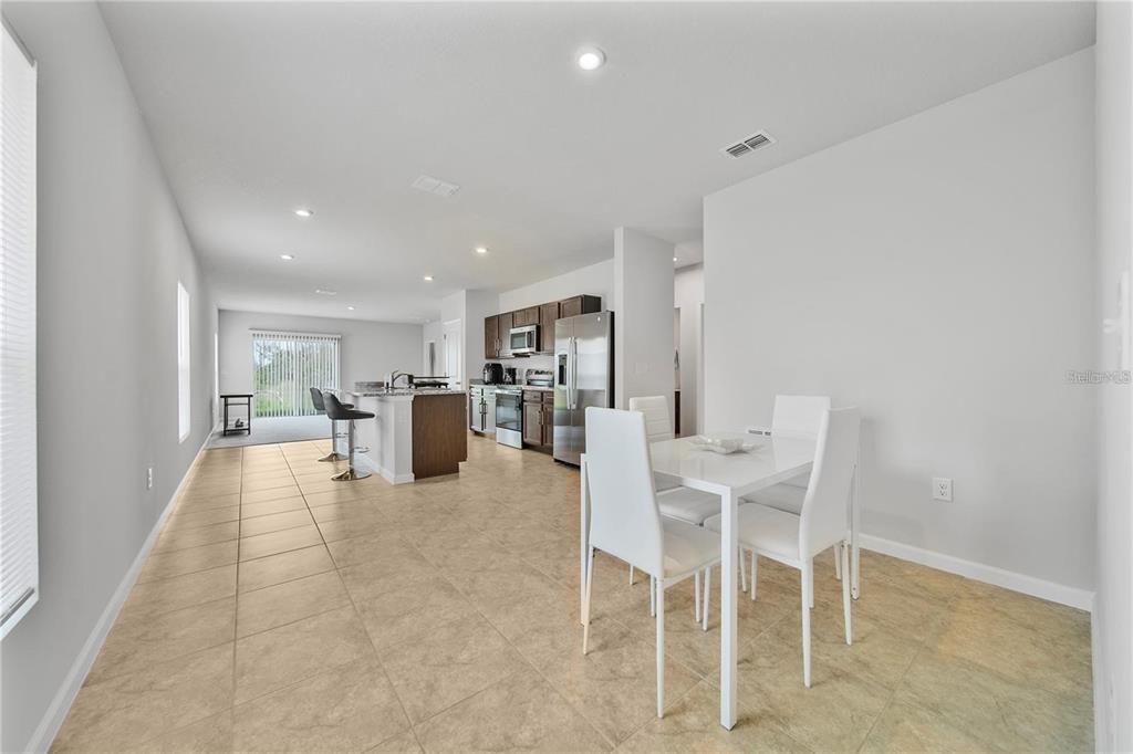 For Rent: $2,000 (3 beds, 2 baths, 1491 Square Feet)
