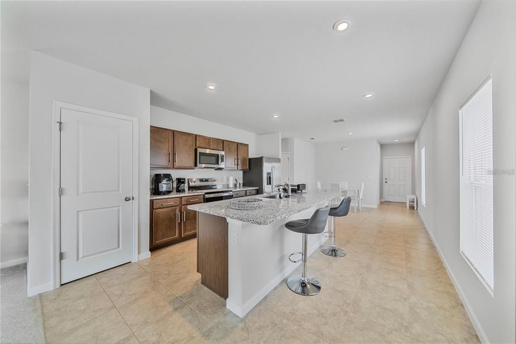 For Rent: $2,000 (3 beds, 2 baths, 1491 Square Feet)