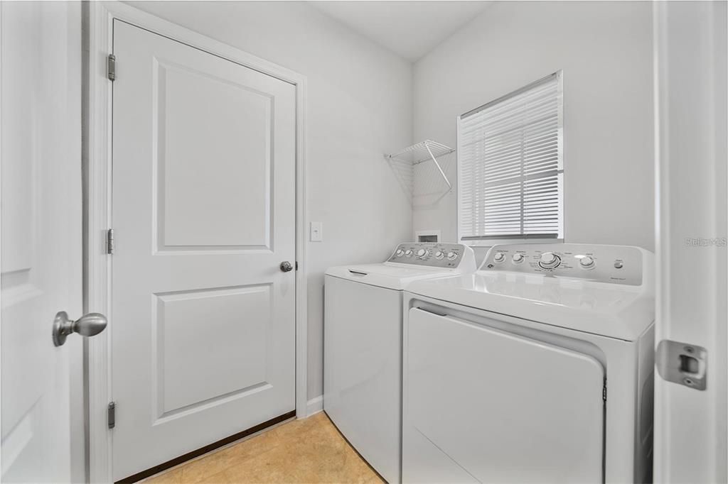 For Rent: $2,000 (3 beds, 2 baths, 1491 Square Feet)
