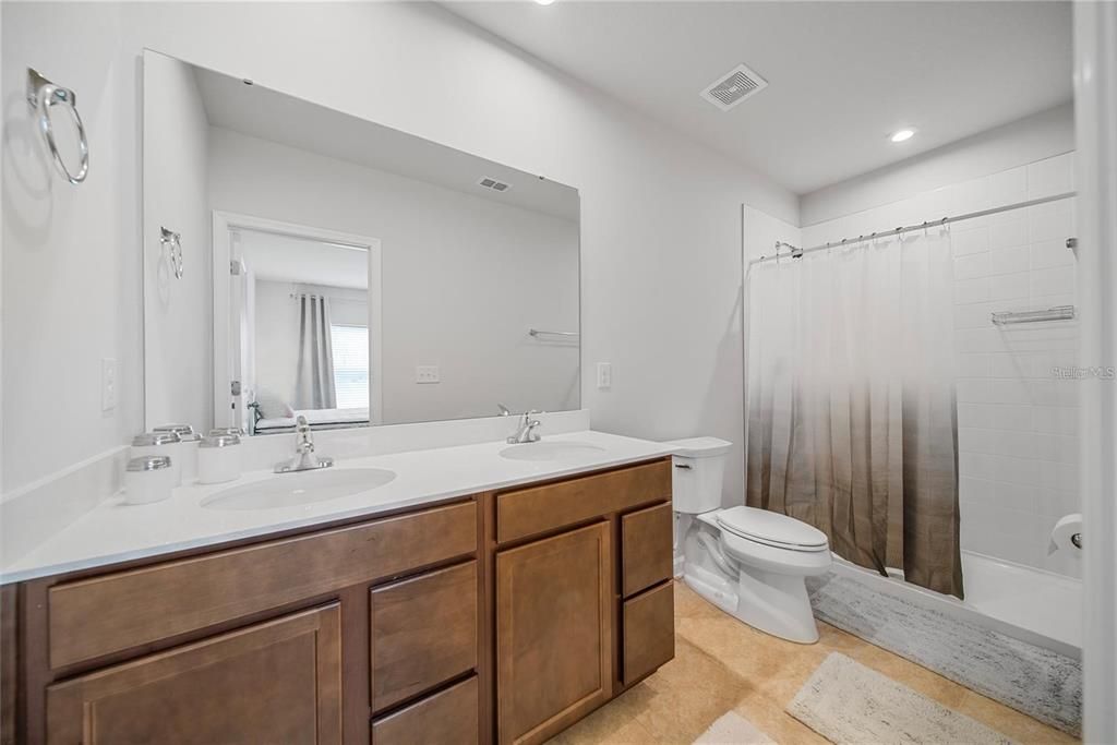 For Rent: $2,000 (3 beds, 2 baths, 1491 Square Feet)
