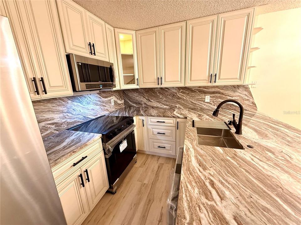 For Rent: $2,200 (2 beds, 2 baths, 1344 Square Feet)