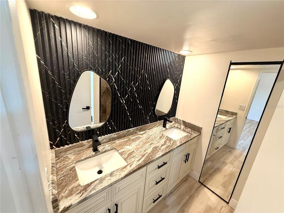 For Rent: $2,200 (2 beds, 2 baths, 1344 Square Feet)