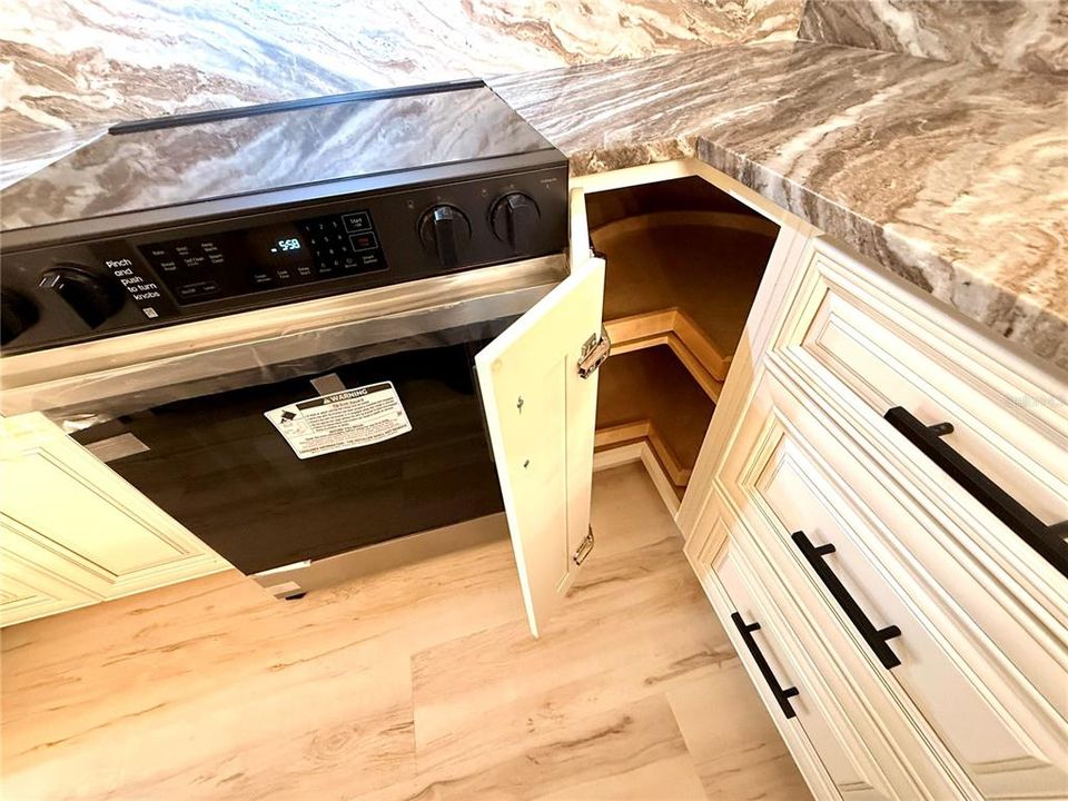For Rent: $2,200 (2 beds, 2 baths, 1344 Square Feet)