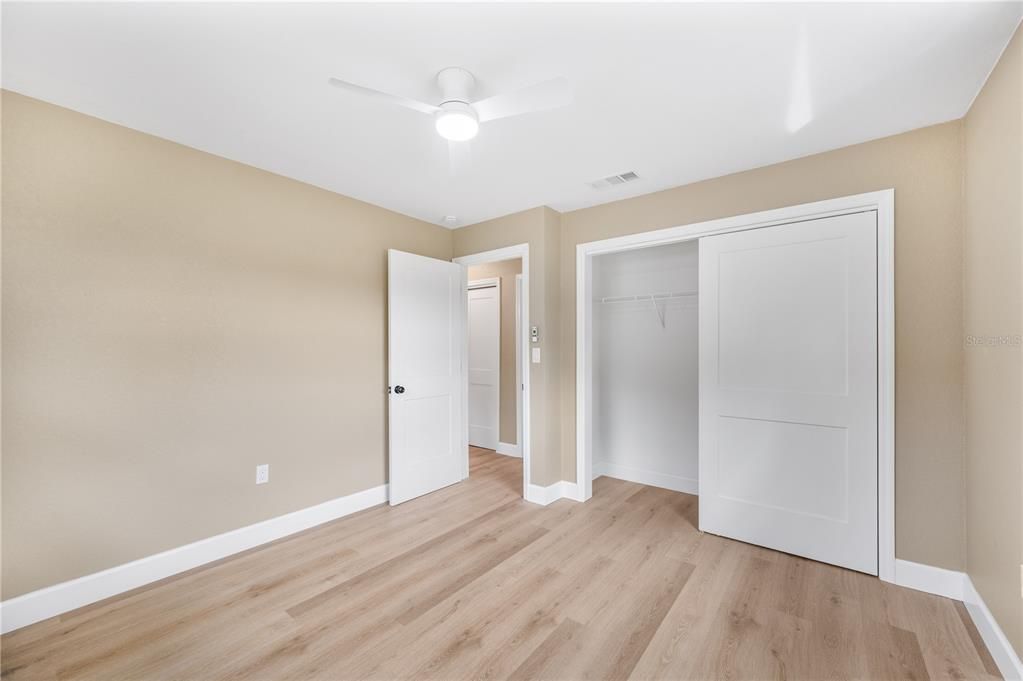 На продажу: $249,900 (3 спален, 2 ванн, 1266 Квадратных фут)