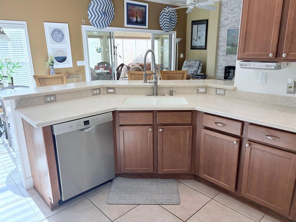 For Sale: $539,900 (3 beds, 2 baths, 2000 Square Feet)