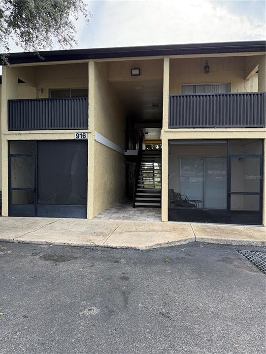 For Rent: $1,550 (3 beds, 2 baths, 897 Square Feet)