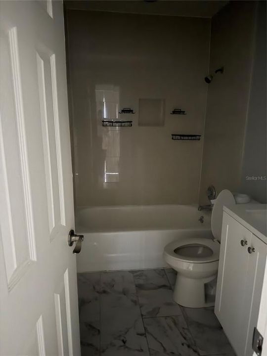 For Rent: $1,550 (3 beds, 2 baths, 897 Square Feet)
