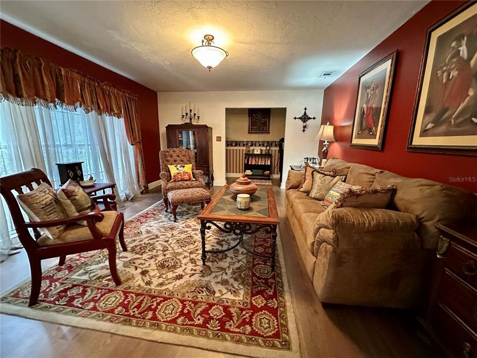 En Venta: $387,900 (3 camas, 2 baños, 1696 Pies cuadrados)