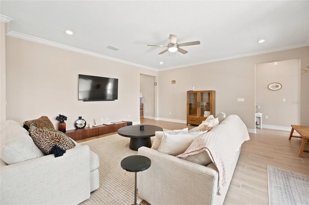 For Sale: $475,000 (3 beds, 2 baths, 2172 Square Feet)