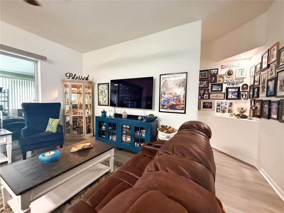 For Sale: $399,000 (3 beds, 2 baths, 2035 Square Feet)