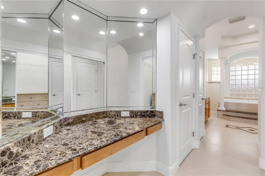 En Venta: $659,000 (4 camas, 3 baños, 2798 Pies cuadrados)