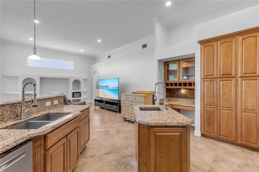 En Venta: $659,000 (4 camas, 3 baños, 2798 Pies cuadrados)