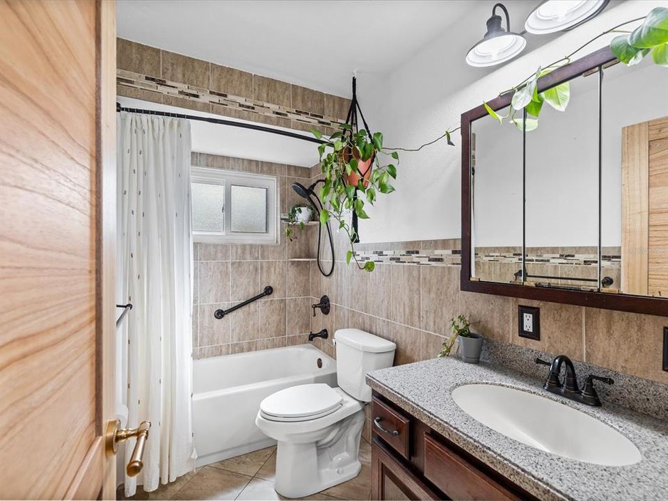 На продажу: $319,900 (3 спален, 2 ванн, 1630 Квадратных фут)