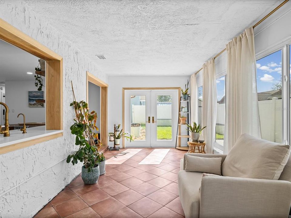 На продажу: $319,900 (3 спален, 2 ванн, 1630 Квадратных фут)