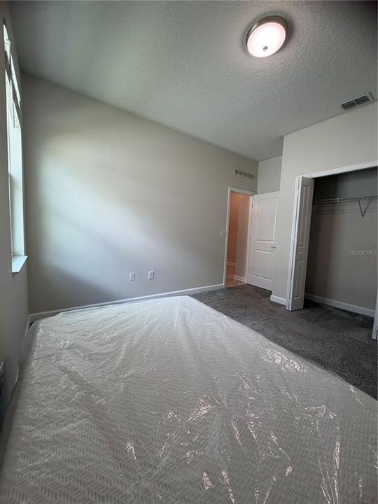 For Sale: $405,000 (4 beds, 3 baths, 2077 Square Feet)