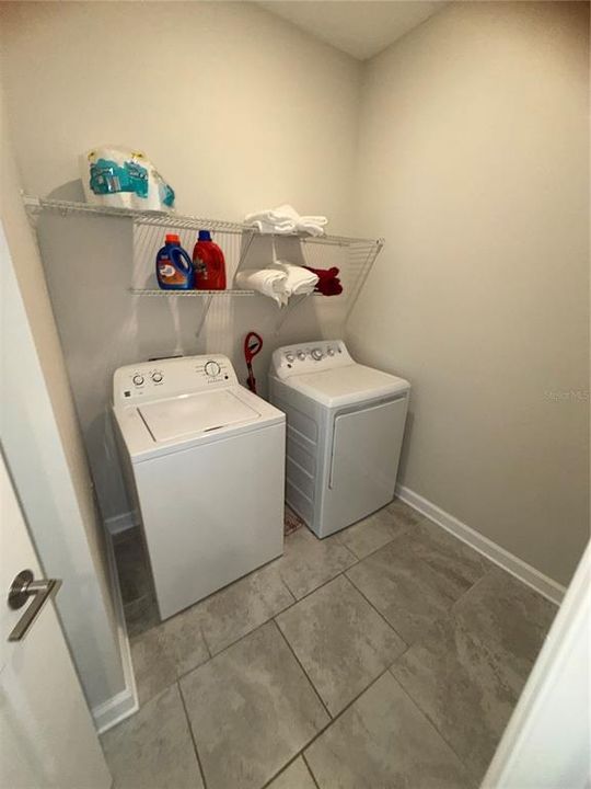 For Sale: $405,000 (4 beds, 3 baths, 2077 Square Feet)