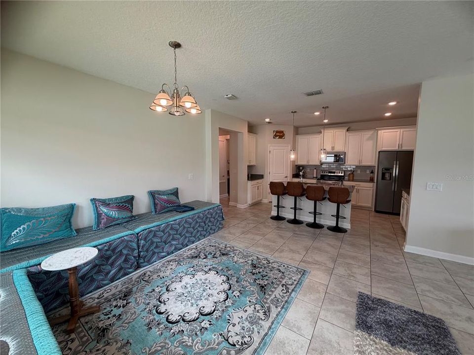 For Sale: $405,000 (4 beds, 3 baths, 2077 Square Feet)