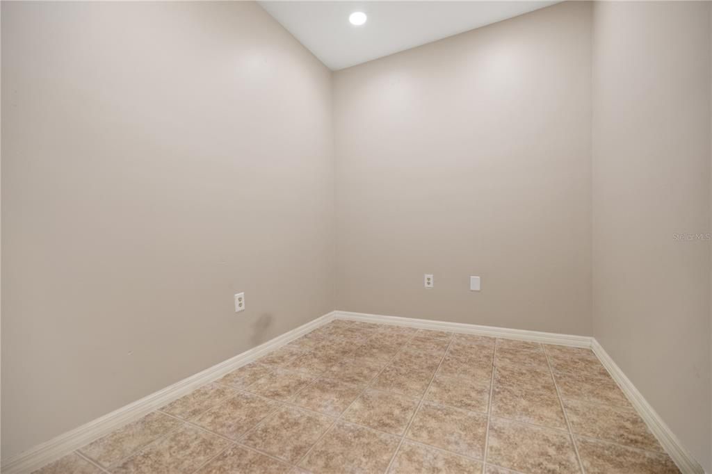 En Renta: $1,999 (2 camas, 2 baños, 1750 Pies cuadrados)