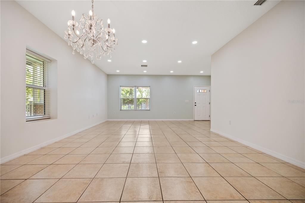 En Renta: $1,999 (2 camas, 2 baños, 1750 Pies cuadrados)