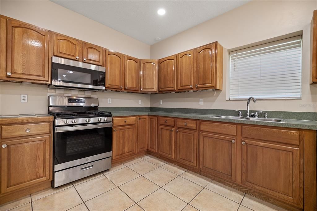 En Renta: $1,999 (2 camas, 2 baños, 1750 Pies cuadrados)