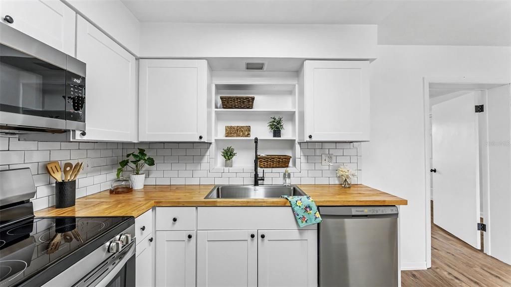 For Sale: $269,900 (3 beds, 1 baths, 1053 Square Feet)