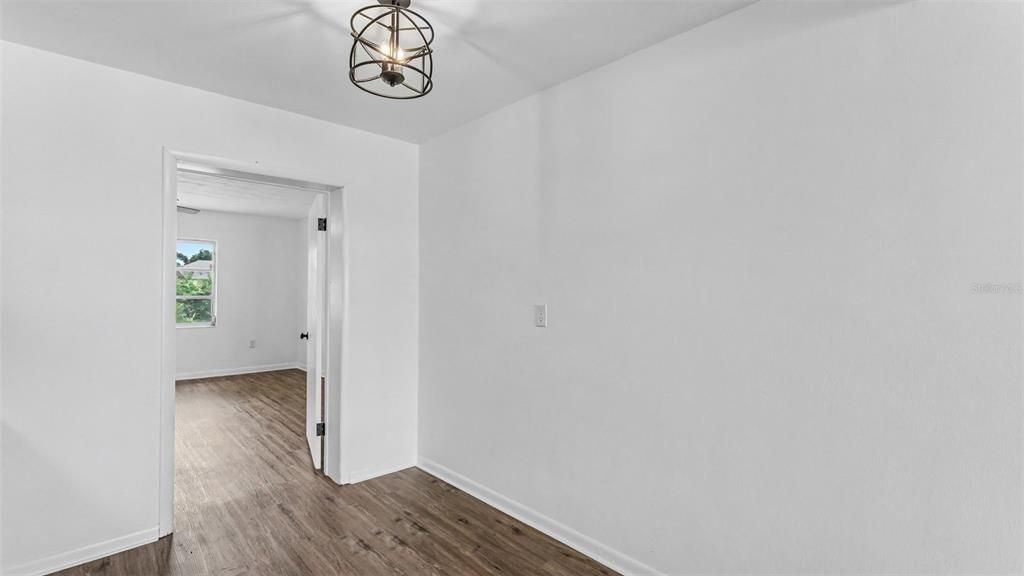 For Sale: $269,900 (3 beds, 1 baths, 1053 Square Feet)
