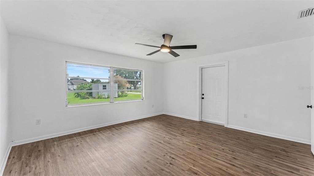 For Sale: $269,900 (3 beds, 1 baths, 1053 Square Feet)