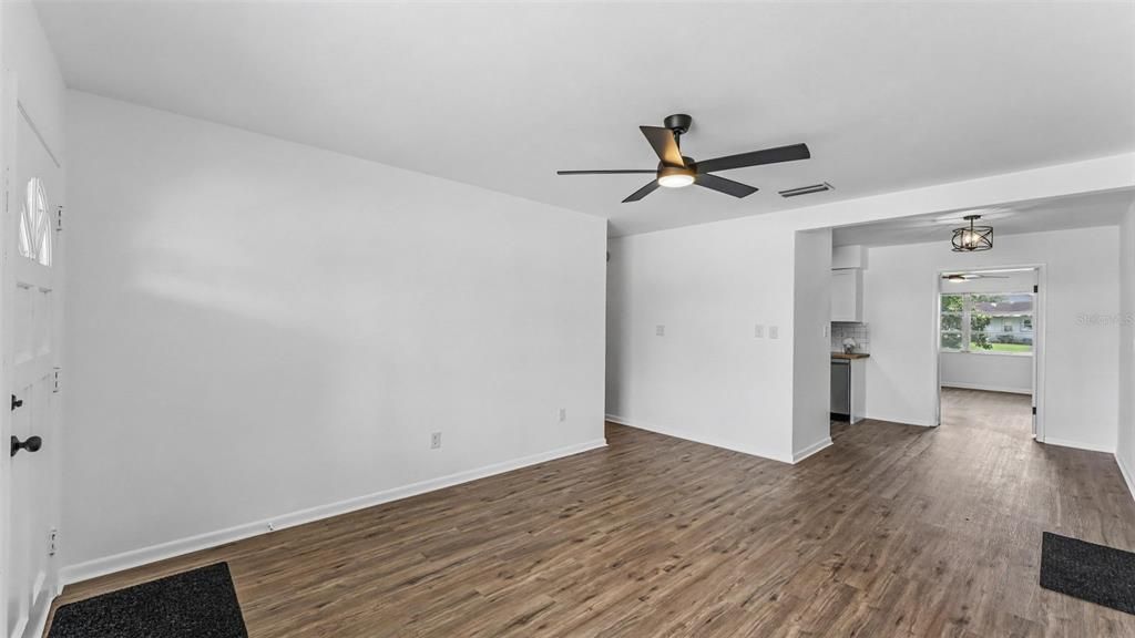 For Sale: $269,900 (3 beds, 1 baths, 1053 Square Feet)