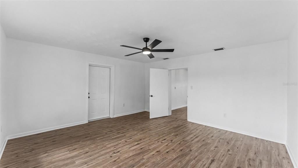 For Sale: $269,900 (3 beds, 1 baths, 1053 Square Feet)