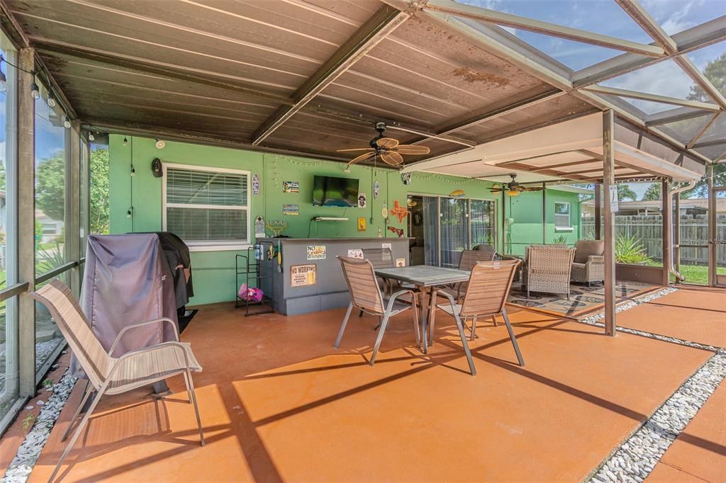Activo con contrato: $450,000 (3 camas, 2 baños, 1394 Pies cuadrados)