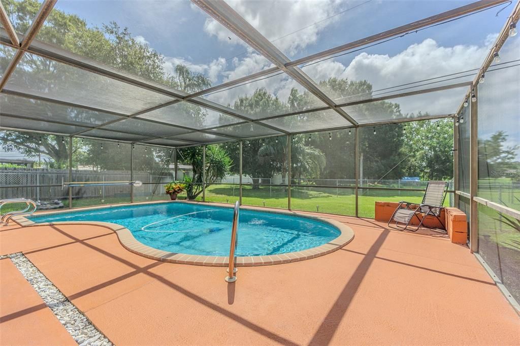 Activo con contrato: $450,000 (3 camas, 2 baños, 1394 Pies cuadrados)
