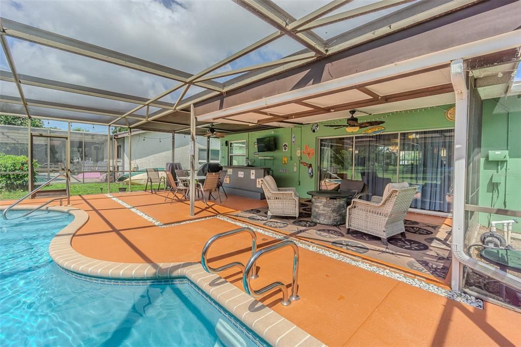 Activo con contrato: $450,000 (3 camas, 2 baños, 1394 Pies cuadrados)