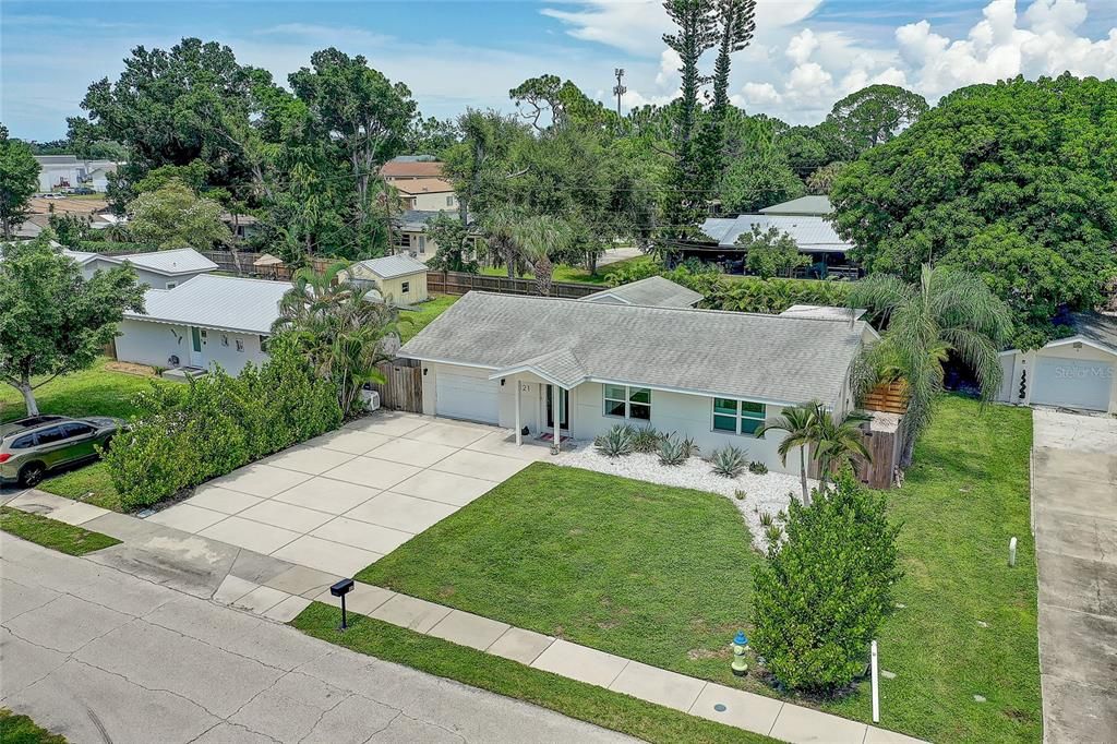 For Sale: $594,900 (3 beds, 3 baths, 1681 Square Feet)