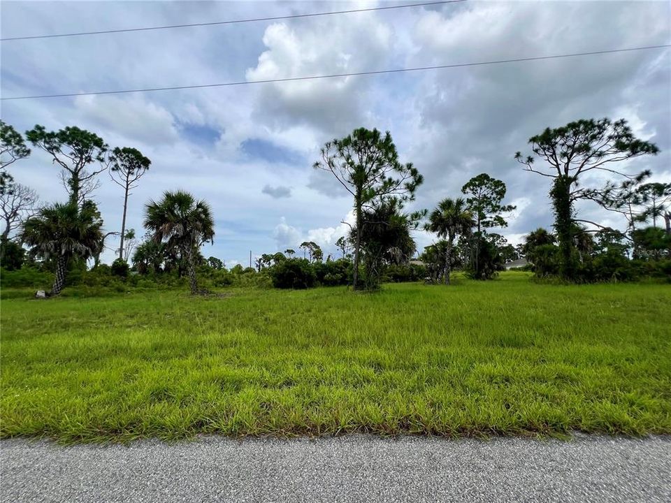 En Venta: $28,000 (0.17 acres)
