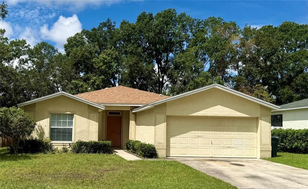 For Sale: $275,000 (3 beds, 2 baths, 1606 Square Feet)