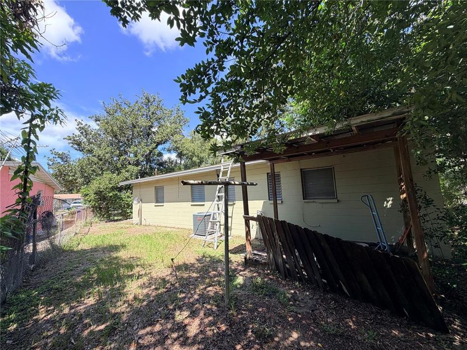 For Sale: $174,999 (3 beds, 1 baths, 840 Square Feet)