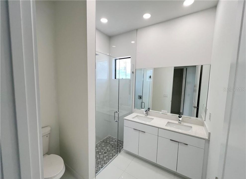 For Sale: $420,000 (4 beds, 3 baths, 1904 Square Feet)