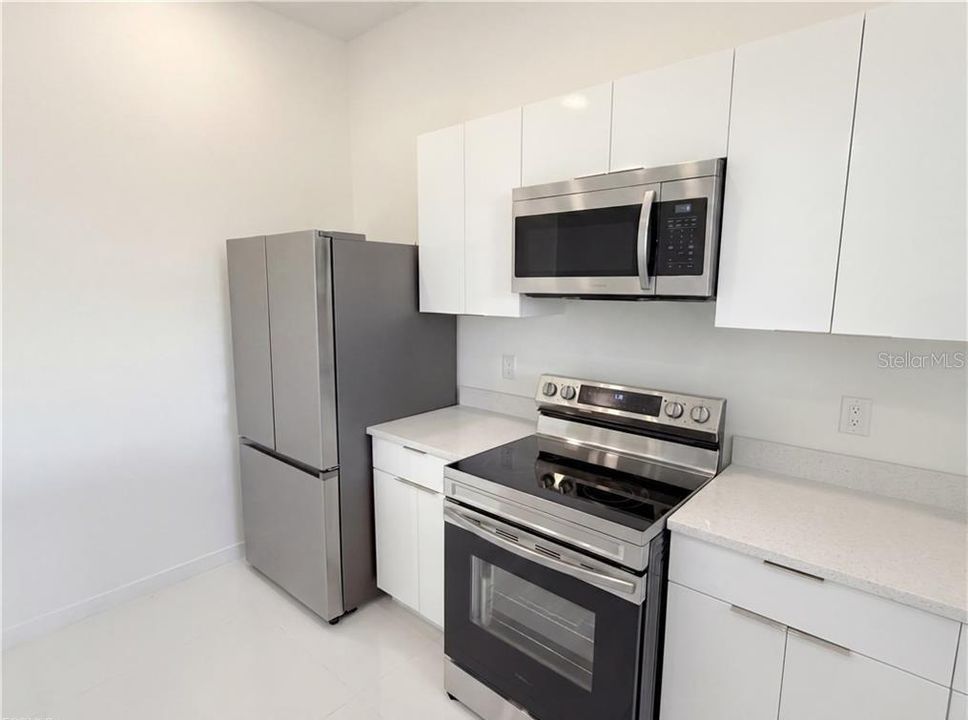 For Sale: $420,000 (4 beds, 3 baths, 1904 Square Feet)
