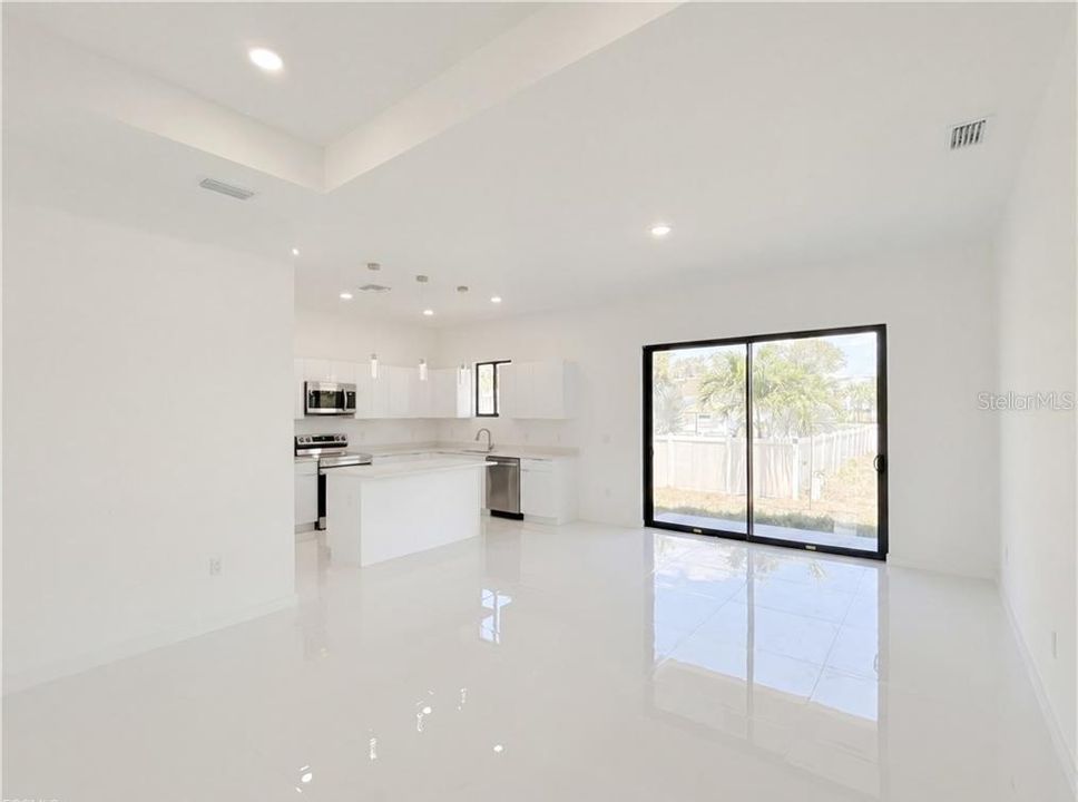 For Sale: $420,000 (4 beds, 3 baths, 1904 Square Feet)