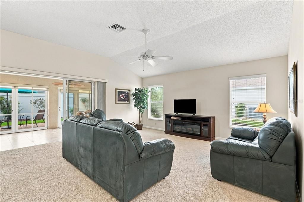 For Sale: $510,000 (3 beds, 2 baths, 2207 Square Feet)