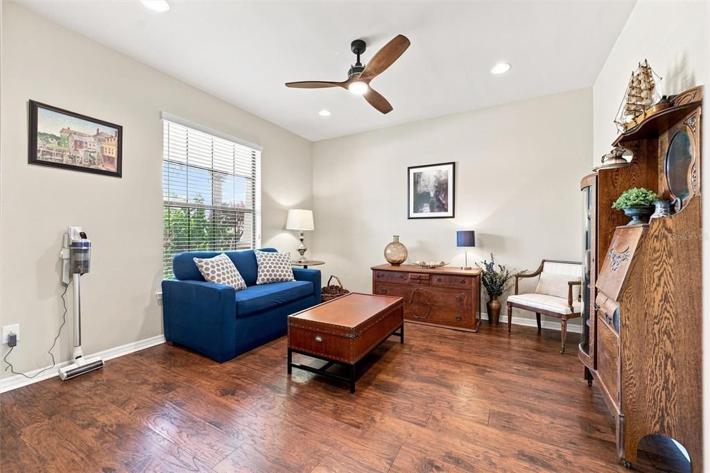 En Venta: $599,000 (4 camas, 2 baños, 2819 Pies cuadrados)